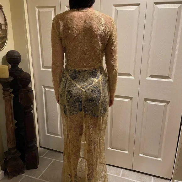 Gorgeous Vintage Tom and Linda Platt Metallic Gold Lace Gown for Saks Fifth Ave - Picture 10 of 16